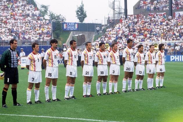 Nationalhymne Spanien, v. li.: Torwart Andoni Zubizarreta, Goikoetxea, Jose Luis Caminero, Abelardo, Luis Enrique, Rafael Alkorta, Jorge Otero, Miguel Angel Nadal, Sergi, Albert Ferrer, Jose Maria Bakero Fußball WM Herren WM 1994, Länderspiel, Nationalteam, Nationaltrikot Totale Boston