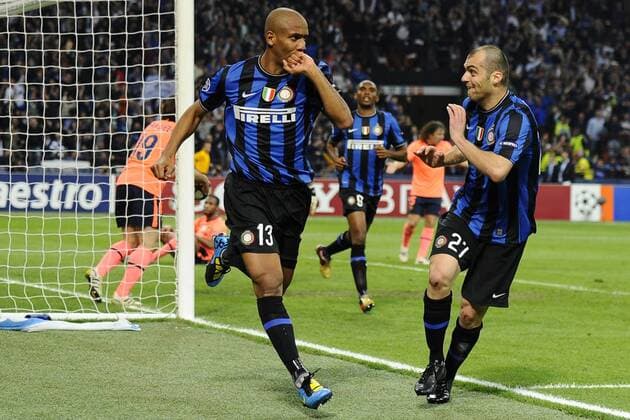 Maicon (li.) und Goran Pandev (beide Inter Mailand) - Torjubel Inter Mailand (blau) - FC Barcelona (orange),  o0 Jubel, Freude