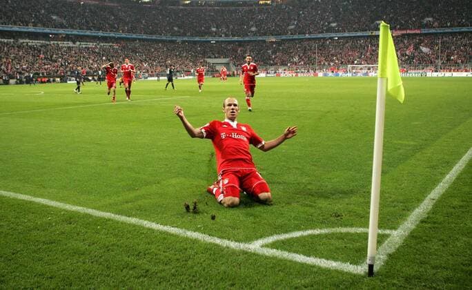 21. April 2010: Muenchen, Allianz Arena: Fussball Champions League (Halbfinale, Hinspiel): FC Bayern Muenchen - Olympique Lyon: Muenchens Arjen Robben jubelt ueber sein 1:0 o0 Freude Jubel