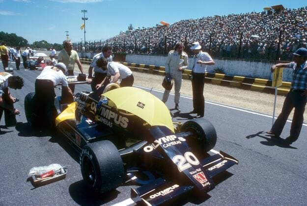 Bolide von James Hunt (England Wolf Ford) im Grid von Buenos Aires 1979 -  Motorsport Grand Prix Herren Großer Preis von Argentinien 1979, Formel 1 WM, F1, F, GP Gruppe Buenos Aires