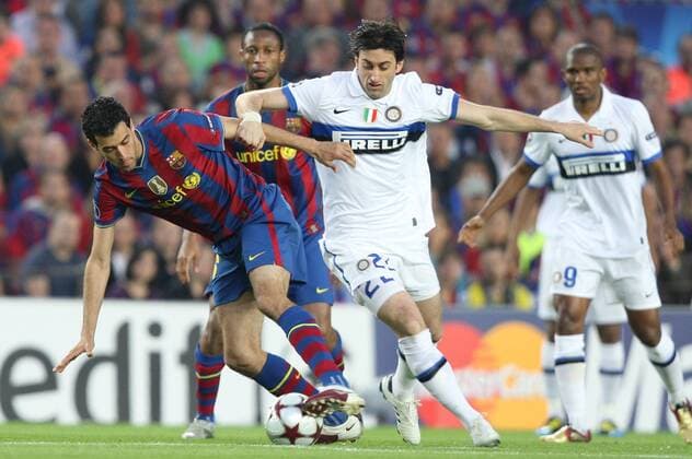 FC Barcelona (blau) - Inter Mailand (weiß), Barca, Inter Milan s Diego Milito and Sergio Busquets of Barcelona  (20133252)