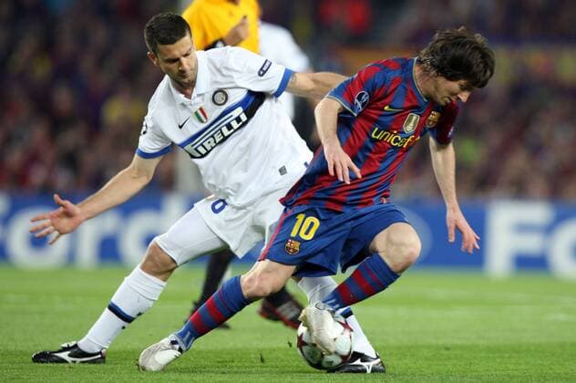 FC Barcelona (blau) - Inter Mailand (weiß), Barca, Inter Milan s Thiago Motta and Lionel Messi of Barcelona  (20133253)