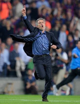28.04.2010, Barcelona - Champions League 2009 2010 - Halbfinale Rückspiel - FC Barcelona vs Inter Mailand 1:0 --- JUBEL; Trainer Jose Mourinho (Inter) ---  o0 Freisteller Emotionen