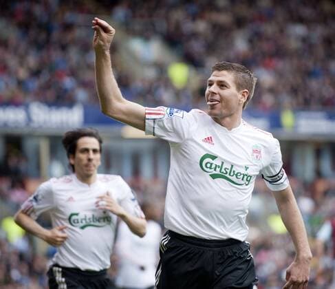 BURNLEY, ENGLAND - Sunday, April 25, 2010: FC Liverpool s captain Steven Gerrard MBE celebrates scoring the opening against Burnley during the Premiership match at Turf Moor. xHOCHxZWEIx xPropagandax  o0 Jubel Freude