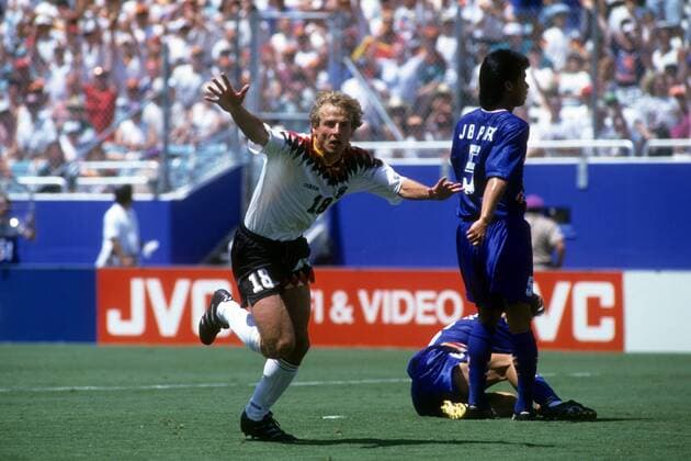 Torschütze Jürgen Klinsmann (Deutschland) jubelt Fußball WM Herren WM 1994, Länderspiel, Nationalteam, Nationaltrikot, Deutschland - Südkorea 3:2, Korea Gruppe Dallas Freude, Begeisterung,