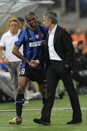 Lazio Rom (weiß) - Inter Mailand (blau) - Samuel Eto o (li.) und Trainer Jose Mourinho (Inter)  o0 Harmonie, Freude o00 Etoo