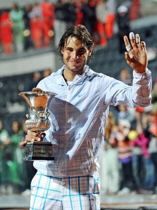 Rafael Nadal (ESP) gewinnt das Finale der Internazionali BNL d Italia ATP World Tour Masters 1000 - AntoniettaxBaldassarre o0 Jubel, Freude, Sieg, Sieger, Siegerehrung, Pokal, Trophäe, Objekte