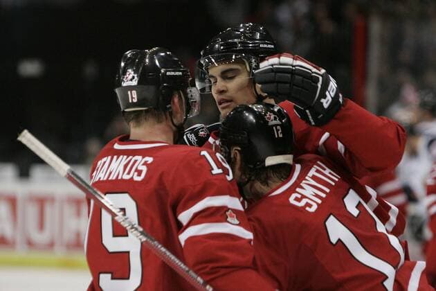 Deutschland - Kanada: Jubel Kanada nach dem 1:2 - Steven Stamkos ( Kanada ), links - Ryan Smyth ( Kanada ), mitte - Rene Bourque ( Kanada ), rechts o0 Freude