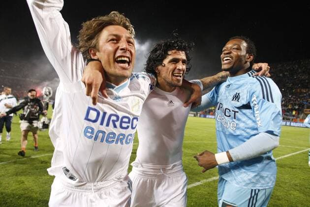 Frankreich Ligue 1, Olympique Marseille ist französischer Meister 2010 - V.li.: Gabriel HEINZE, LUCHO Gonzalez und Steve MANDANDA - NxLEGOUICxFEP -  o0 Jubel, Freude, Sieg, Sieger,