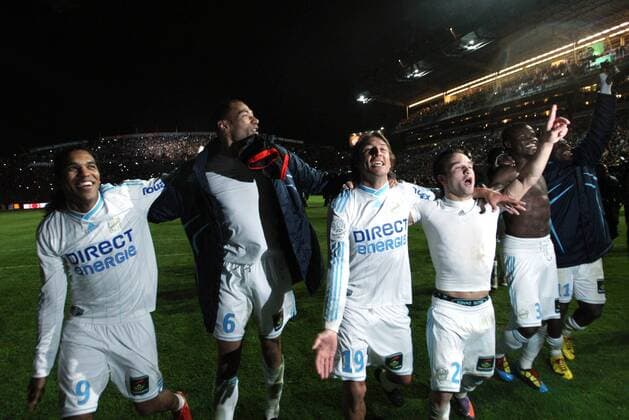 Olympique Marseille ist französischer Meister 2009 2010: Jubel v.li. BRANDAO, Edouard CISSE, Gabriel HEINZE, Mathieu VALBUENA und Taye TAIWO VincentMICHELxFEP  o0 Jubel Freude