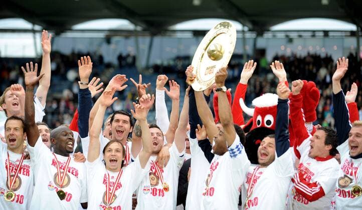 FUSSBALL - BL, Sturm vs RBS GRAZ,AUSTRIA,13.MAI.10 - FUSSBALL - SK Sturm Graz vs Red Bull Salzburg, Meisterfeier Salzburg 2010. Bild zeigt den Jubel von RBS. Keywords: Meisterteller, Trophaee. 