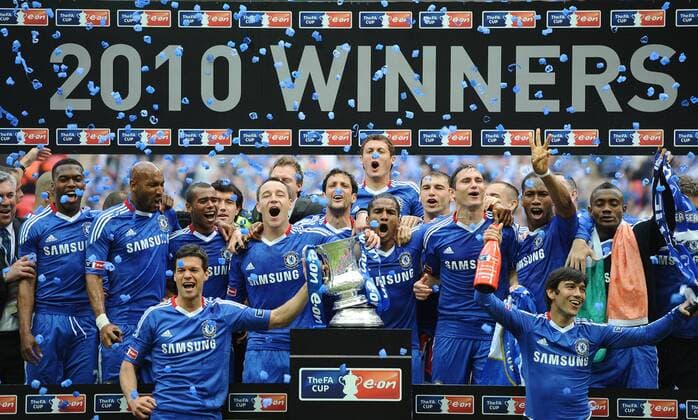 FA Cup Final - Chelsea vs. Portsmouth: Michael Ballack (L) - Chelsea celebrate winning the FA Cup at Wembley Stadium, London  o0 Feier Trophäe Objekte Totale Konfetti Konfettiregen Schriftzg winners o00 Pokalfeier