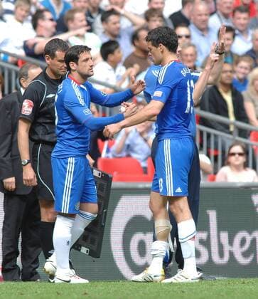 Chelsea FC London vs Portsmouth FC - FA Cup Final - Michael Ballack (Chelsea, R ) is substituted for Juliano Belletti after being injured.  o0 pessimistisch, Auswechslung, auswechseln, Wechsel, wechseln,