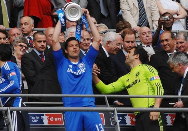 FA Cup Final : Chelsea FC London - Portsmouth FC, Michael Ballack (Chelsea, L) and Henrique Hilario (Chelsea) with the trophy after winning the FA Cup 2010.  o0 Siegerehrung, Pokal, Trophäe Jubel, Freude