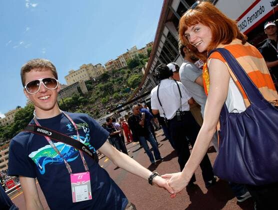MOTORSPORT, FORMEL 1, SKI NORDISCH, SKISPRINGEN - Formel 1 Grand Prix, GP von Monaco. Bild zeigt Simon Ammann (SUI, li.) mit seiner Freundin Jana.  o0 privat, Partnerin, Frau, Freundin, Lebensgefährtin