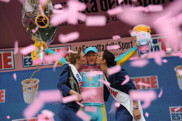 Giro d Italia 2010 9. Etappe: Frosinone - Cava dei Tirreni Astana 2010, Alexander Vinokourov im rosa Trikot  o0 Siegerehrung Jubel, Freude Gesamtführung