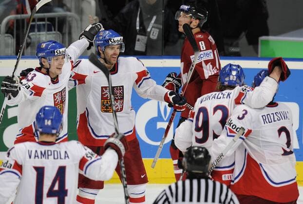 Czech icehockey team celebrate goal with during World Cup game Canada vs Czech Republic in Group F, Mannheim, Germany, May 18, 2010. (CTKxPhoto RadekxPetrasek)  CTKPhoto50201005180886201 o0 Jubel, Freude