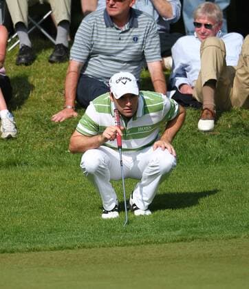 England s Oliver Wilson lines up a putt on the 16th green during the first round of the PGA. BMW PGA Championship at Wentworth Golf Club, Surrey . xColinxReadx  ActionPlus11043702 Content restricted for UK based newspaper