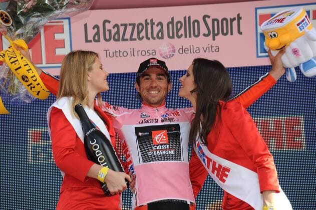 Giro d Italia, 14. Etappe: Ferrara - Asolo, David Arroyo (Caisse d Epargne) im rosa Trikot  o0 Jubel Freude Hostess, Hostessen, Frau, girl