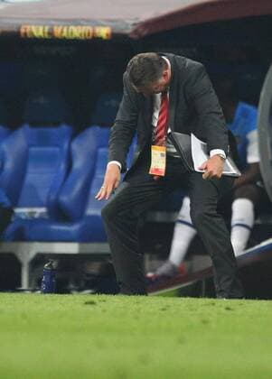 Trainer Louis Van Gaal (Bayern) enttäuscht, FC Bayern München - Inter Mailand, UEFA Champions League FINALE, Madrid, Spanien am 22.05.2010, Santiago Bernabeu Stadion o0 Enttäuschung Verzweiflung