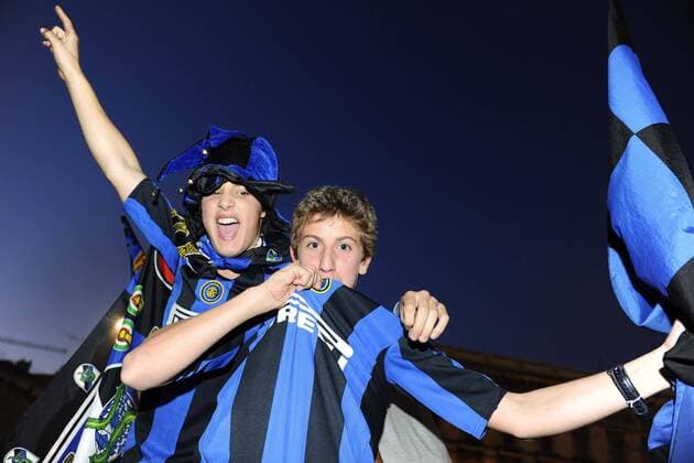 Champions League Finale 2010 - Inter Mailand - Fans von Inter Mailand feiern beim Public Viewing -  o0 Live Übertragung Fußballübertragung Liveübertragung Party Fest Freude Jubel Sieg Europapokalsieg
