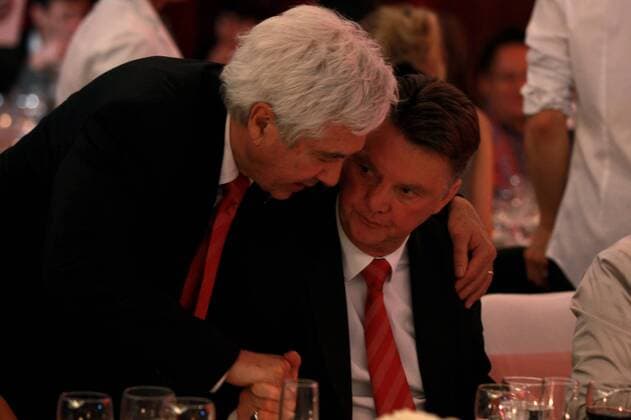 Louis van Gaal (R), head coach of Bayern Muenchen talks to Fritz Scheerer, Board member of Bayern Muenchen - Champions League Final, FC Bayern Muenchen - May 22, 2010 in Madrid - Louis van Gaal; Fritz Scherer o0 enttäuscht o0 Funktionär