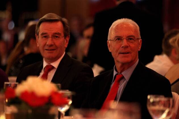 Karl-Heinz Hopfner (L), CFO of Bayern Muenchen, and Franz Beckenbauer - Champions League Final, FC Bayern Muenchen - May 22, 2010 in Madrid - Karl Hopfner; Franz Beckenbauer o0 Funktionär