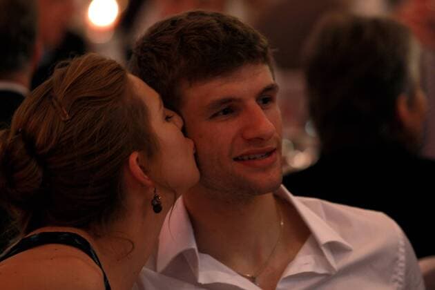 Thomas Mueller of Bayern Muenchen smiles with his wife Lisa Mueller during the Champions League banquett after the UEFA Champions League Final match between FC Bayern Muenchen and Inter Milan - May 22, 2010 in Madrid - Thomas Mueller; Lisa Mueller o0 Familie privat Frau Spielerfrau