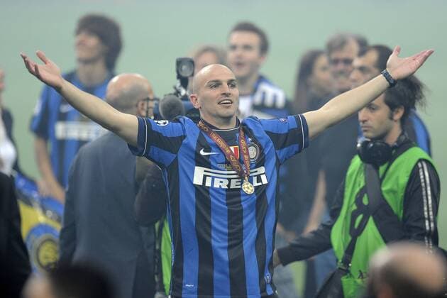 Inter Mailand feiert den Sieg der Champions League 2009 2010 im Giuseppe Meazza Stadion in Mailand in Mailand - Esteban Cambiasso  o0 Jubel, Freude