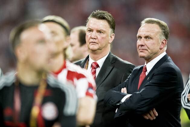 Trainer Louis van GAAL l. und Vorstandsvorsitzender Karl-Heinz RUMMENIGGE r. (FCB) enttäuscht nach dem Spiel, - Fussball Champions League Finale 2010, FC Bayern Muenchen (rot) - Inter Mailand , am 22.05.2010 in Madrid o0 Karlheinz o0 Verlierer Funktionär