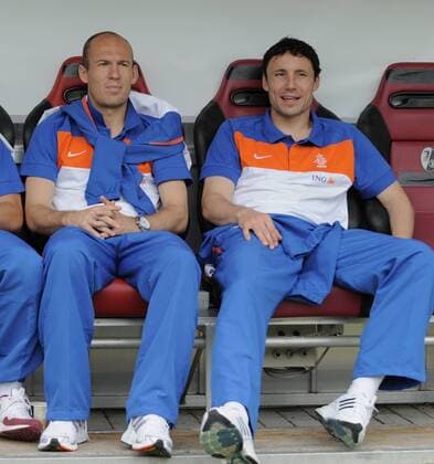 Fussball International: Testspiel 26.05.2010 Holland - Arjen Robben (li) und Mark van Bommel auf der Bank  o0 Reservist, Reservespieler, Ersatzspieler, Auswechselspieler
