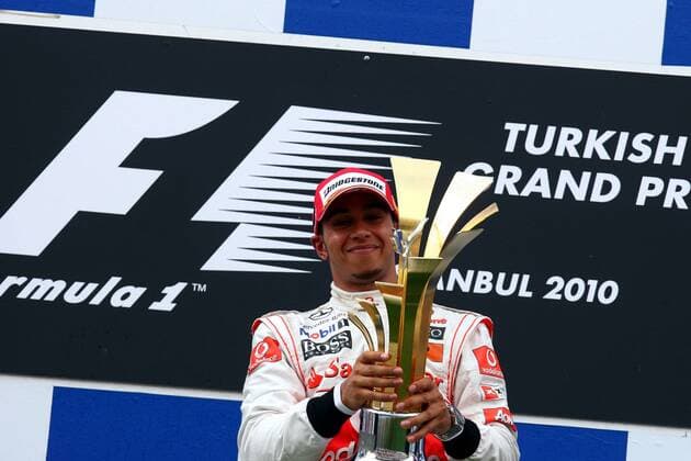 Sieger, Lewis Hamilton, McLaren Mercedes, Formel 1, GP Türkei in Istanbul, 30.05.10 o0 Freude Objekte Pokal Trophäe