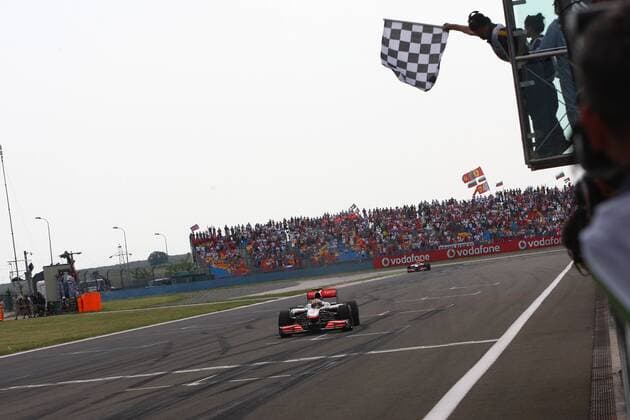 Race, Lewis Hamilton (GBR), McLaren Mercedes, MP4-25 race winner Turkish Grand Prix 28-30 May 2010  o0 Otodrom Circuit Sieg Zielflagge Ziel Zieldurchfahrt