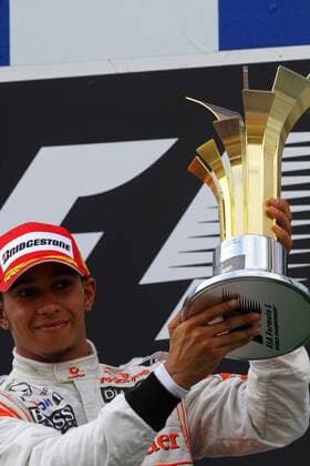 Race, Lewis Hamilton (GBR), McLaren Mercedes, MP4-25 race winner Turkish Grand Prix 28-30 May 2010  o0 Sieg Freude Objekte Pokal Trophäe