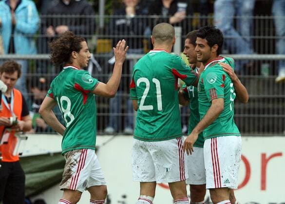 Freundschaftsspiel, Vorbereitungsspiel, Mexiko vs. Gambia, v.li.: Andres Guardado, Adolfo Bautista, Javier Chicharito Hernandez, Carlos Vela, Mexiko, Jubel, o0 Freude