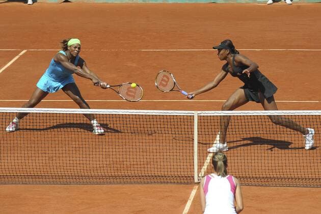 Tennis: Roland Garros 2010 - 04.06.2010 - Finale Doppel - Venus (re) und Serena Williams (USA) xJBxAutissierx 