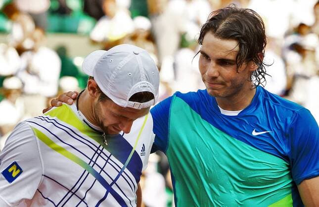 TENNIS - ATP World Tour, Grand Slam, Roland Garros French Open 2010. Bild zeigt Jürgen Melzer (AUT, li.) und Rafael Nadal (ESP). 