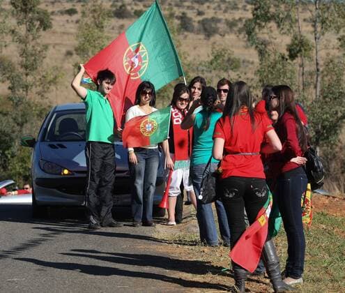 Portugiesische Fans - Johannesburg Magaliesburg x(3)xCaetanoxBarreirax xFotoarenax  (792) o0 Fahne, Nationalfahne Objekte