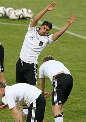 FUSSBALL - FIFA WM 2010, Training GER ATTERIDGEVILLE, Vorberichte, Vorbereitung, Training Nationalmannschaft Deutschland. Bild zeigt Sami Khedira (GER). 