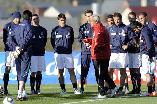 Centurion - WM Vorbereitung Nationalteam Italien - Nationaltrainer Marcello Lippi (Mitte) 