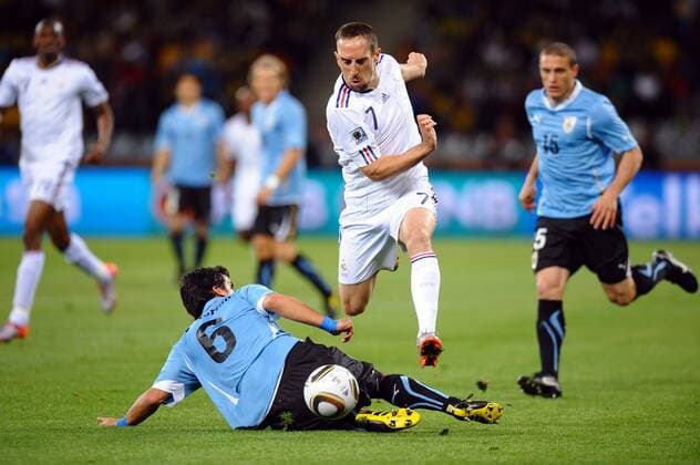 Frankreich (Weiß) vs Uruguay (Blau): - Franck RIBERY re. vs Mauricio VICTORINO - xAnthonyBibardxFEPx 