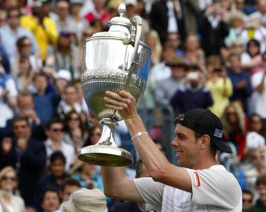 Sam Querrey of USA - Sieger Queens Club 2010 --  o0 Objekte Pokal Trophäe Freude