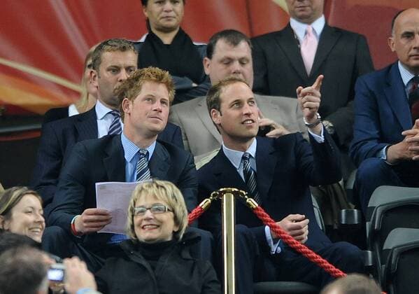 Football - 2010 FIFA World Cup - England vs. Algeria Princes William (R) and Harry (GBR) before kick off at Green Point Stadium, Cape Town  o0 Ehrentribüne