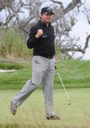 Graeme McDowell (GBR) reacts after making a putt for birdie on the 4th green during the second round of the U.S. Open in Pebble Beach, California on June 18, 2010.  PBP20100618308 o0 Jubel, Freude, mc dowell