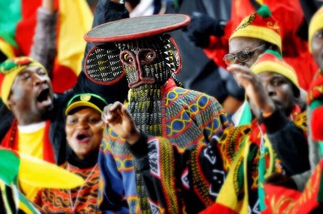 Kamerun Fan, Loftus Versfeld Stadium, Tshwane Pretoria - giorgioxperottino o0 Tracht, landestypisch, typical, kurios