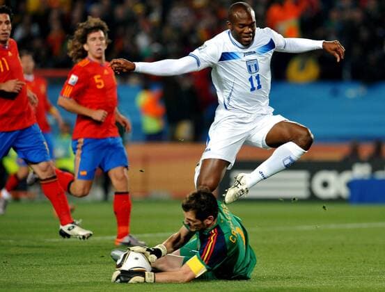 David Suazo (Honduras) vs Torwart Iker Casillas (Spanien) - Spanien vs Honduras giorgioxperottino