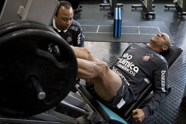 Roberto Carlos , Fitnesstrainer Eduardo Silva, Corinthians Sao Paulo SP, Brasil - 22 06 2010. xDanielxAugustoxJr.x  (949) o0 coach