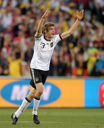 FUSSBALL WM 2010 ACHTELFINALE 27.06.2010 - Deutschland vs. England - JUBEL nach dem Tor Thomas MUELLER (Deutschland) ) o0 Jubel, Freude,