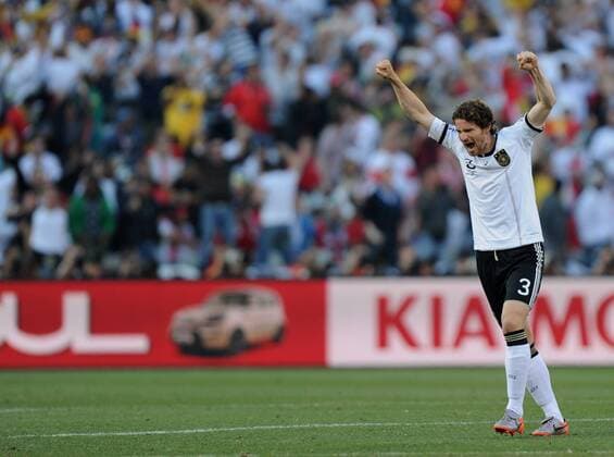 FUSSBALL WM 2010 ACHTELFINALE 27.06.2010 - Deutschland vs. England - JUBEL Deutschland; Arne FRIEDRICH o0 Jubel, Freude,