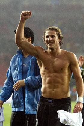 Diego Forlan (URU), JUNE 26, 2010 - Football : Diego Forlan of Uruguay celebrates after winning the 2010 FIFA World Cup Round of Sixteen match between Uruguay (blue) and South Korea at Nelson Mandela Bay Stadium in Port Elizabeth,  (003909)